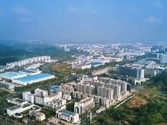 走近融入 跑步共進 跳起奮進