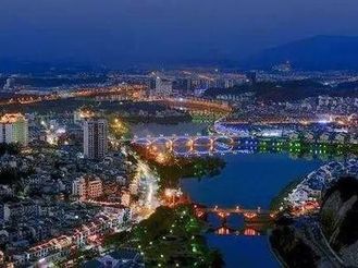 打造內陸開放新高地