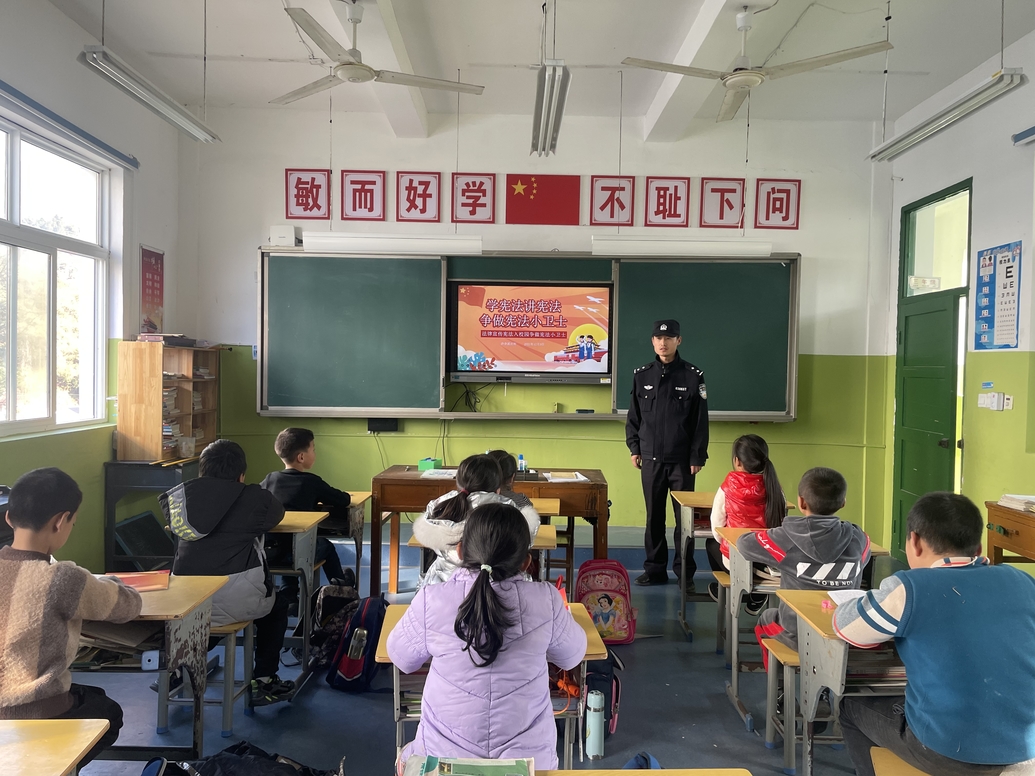 楊村鄉：憲法宣傳進校園 精彩呈“憲”