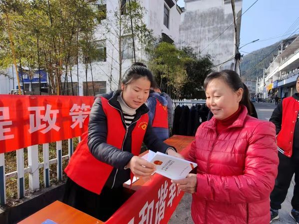 流口鎮：普法宣傳 巾幗在行動