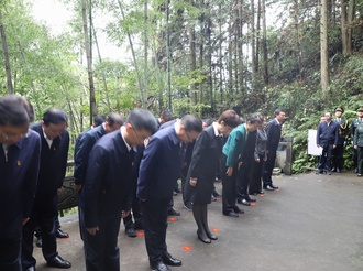 市委學習貫徹習近平新時代中國特色社會主義思想主題教育讀書班開展革命傳統教育活動