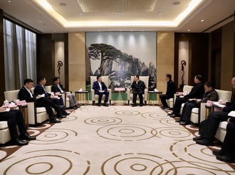 助力新安醫(yī)學(xué)創(chuàng)造性轉(zhuǎn)化創(chuàng)新性發(fā)展 丁純與邱華偉舉行工作會(huì)談
