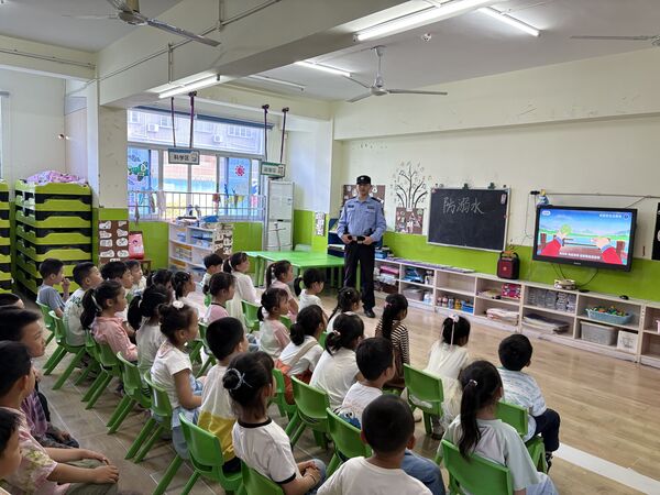 躍進路社區：安全“泳”相伴 護苗助成長