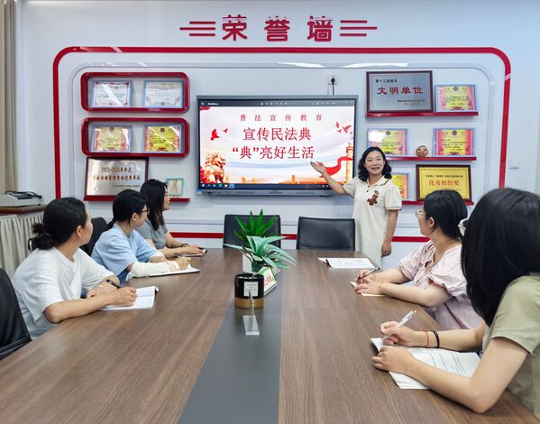 黟縣漁亭幼兒園：萌娃學“典” 護航成長